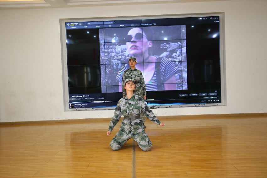 封閉式管理的學校之家長批評孩子掌握六個技巧效果會更好(圖2)